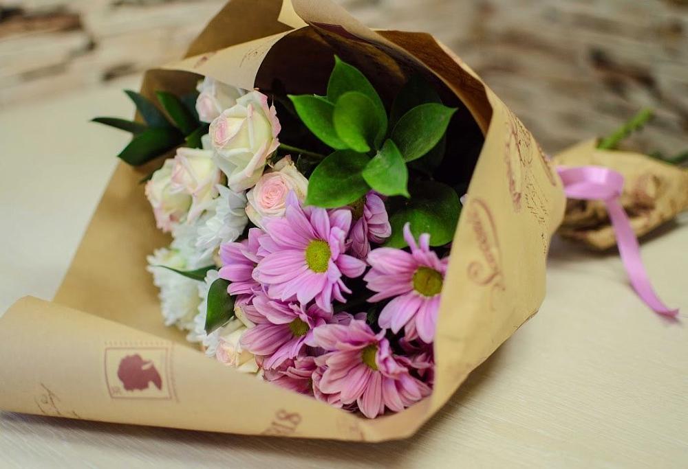 Букет цветов из: Розы и Хризантемы в Тотьме