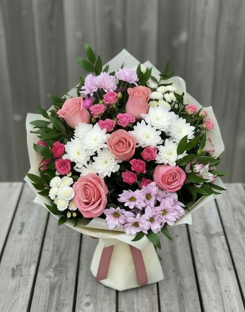 Букет цветов из: Альстромерии, Гвоздики, Розы и Хризантемы в Тотьме