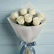 Букет 7 Белых роз Эдлесс Лав в Тотьме
