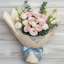 Букет цветов из:  Лизиантусы в Тотьме