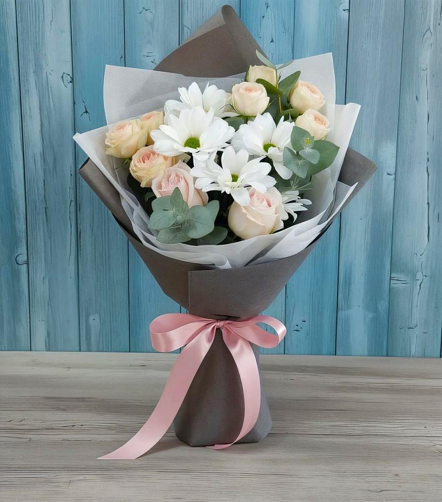 Букет цветов из: Хризантемы и Розы в Тотьме