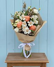 Букет цветов из:  Альстромерии, Лизиантусы, Розы и Хризантемы #REPLACE_PRED# Тотьме