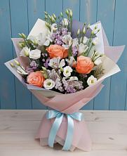 Букет цветов из:  Лизиантусы, Розы, Альстромерии и Гипсофила в Тотьме