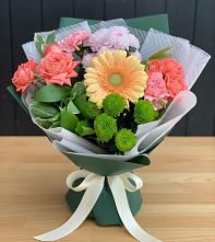 Букет цветов из:  Гвоздики, Розы, Герберы и Хризантемы в Тотьме