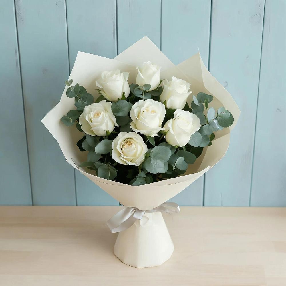 Букет Белые розы в Эвкалипте в Тотьме