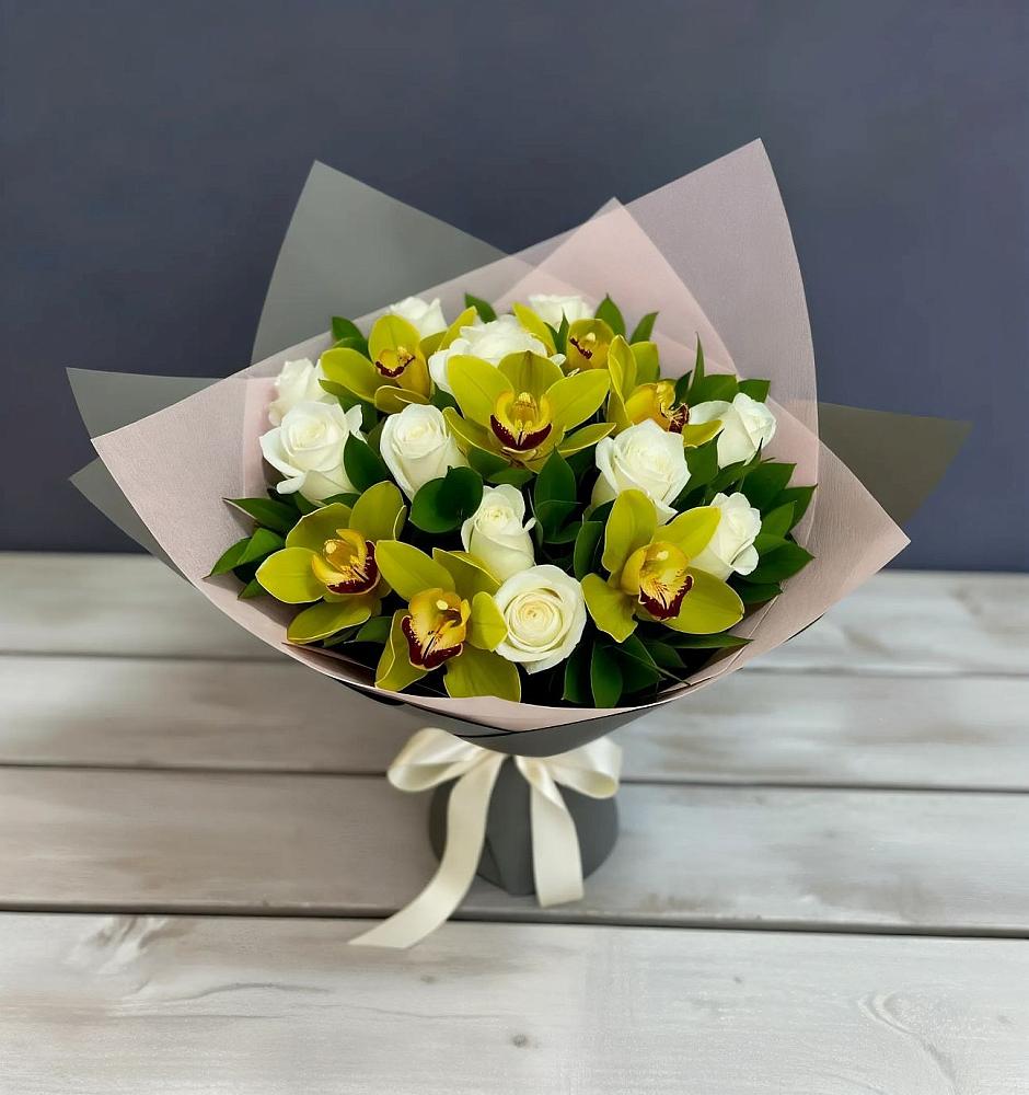 Букет цветов из: Орхидеи и Розы в Тотьме