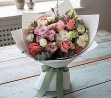 Букет цветов из:  Розы, Лизиантусы и Гвоздики в Тотьме