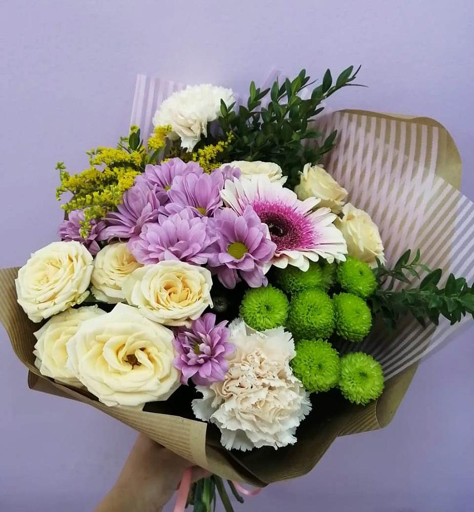 Букет цветов из: Хризантемы, Розы, Гвоздики и Герберы в Тотьме