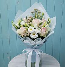 Букет цветов из:  Розы и Лизиантусы в Тотьме