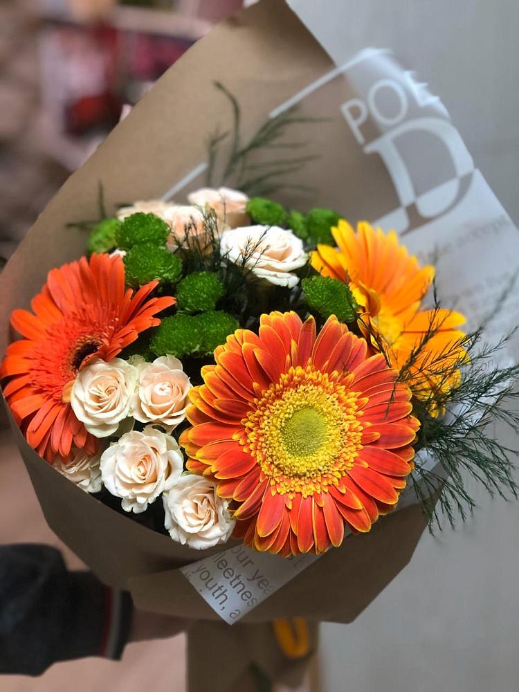 Букет цветов из: Герберы, Хризантемы и Розы в Тотьме
