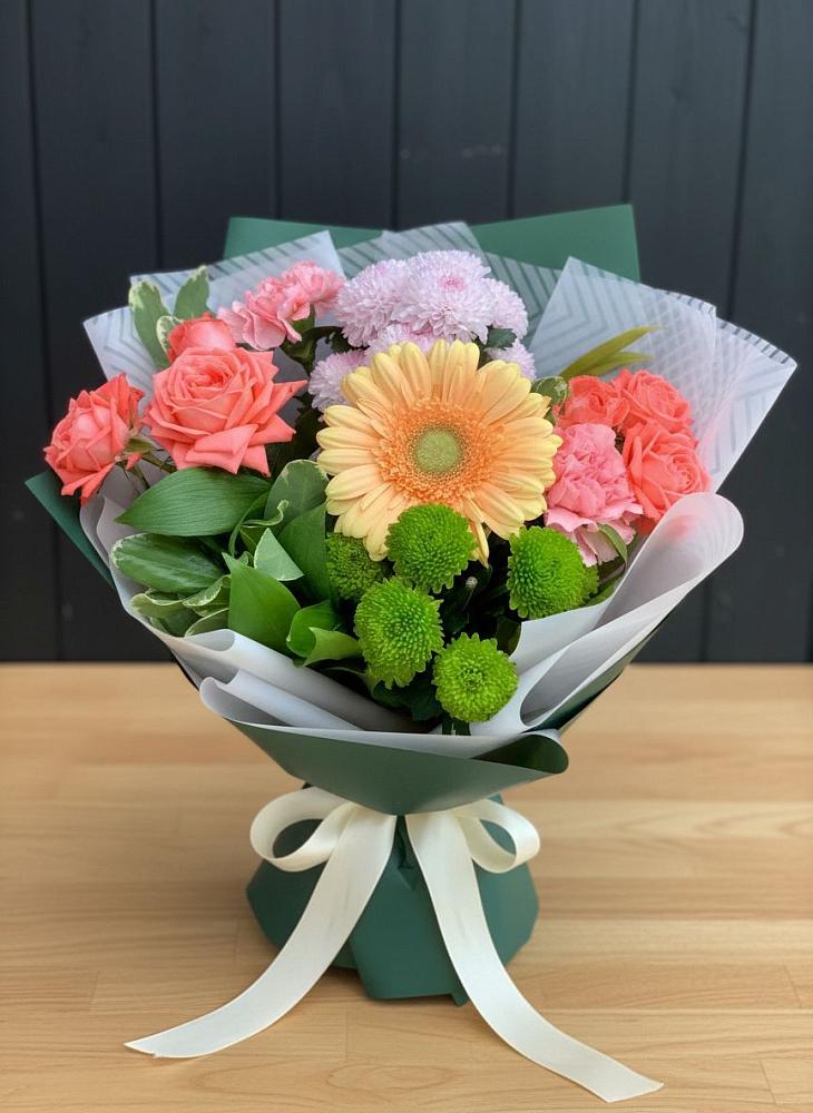 Букет цветов из: Гвоздики, Розы, Герберы и Хризантемы в Тотьме